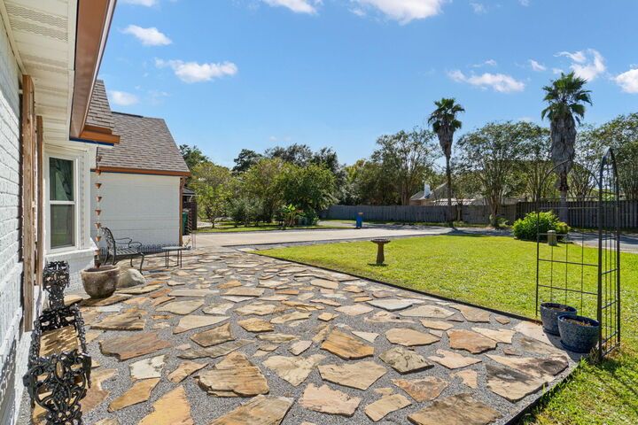 Property Photo:  403 Parish Cove  FL 32569 