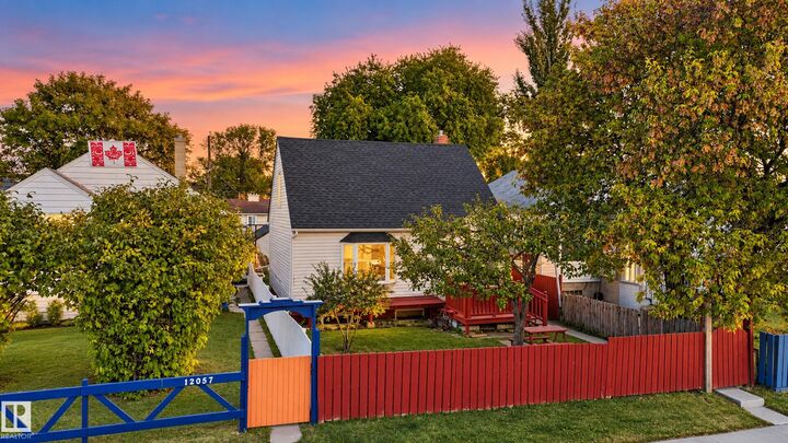Property Photo:  12053 97 Street NW  AB T5G 1Y8 