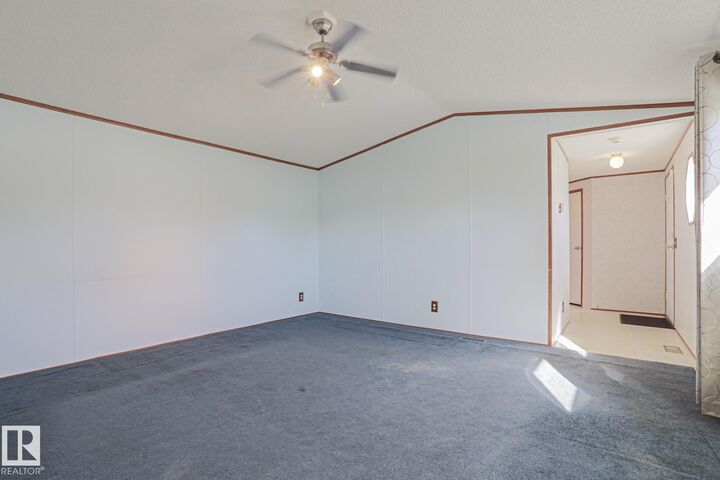 Property Photo:  70 Evergreen Mobile Park NW  AB T5Y 4M2 