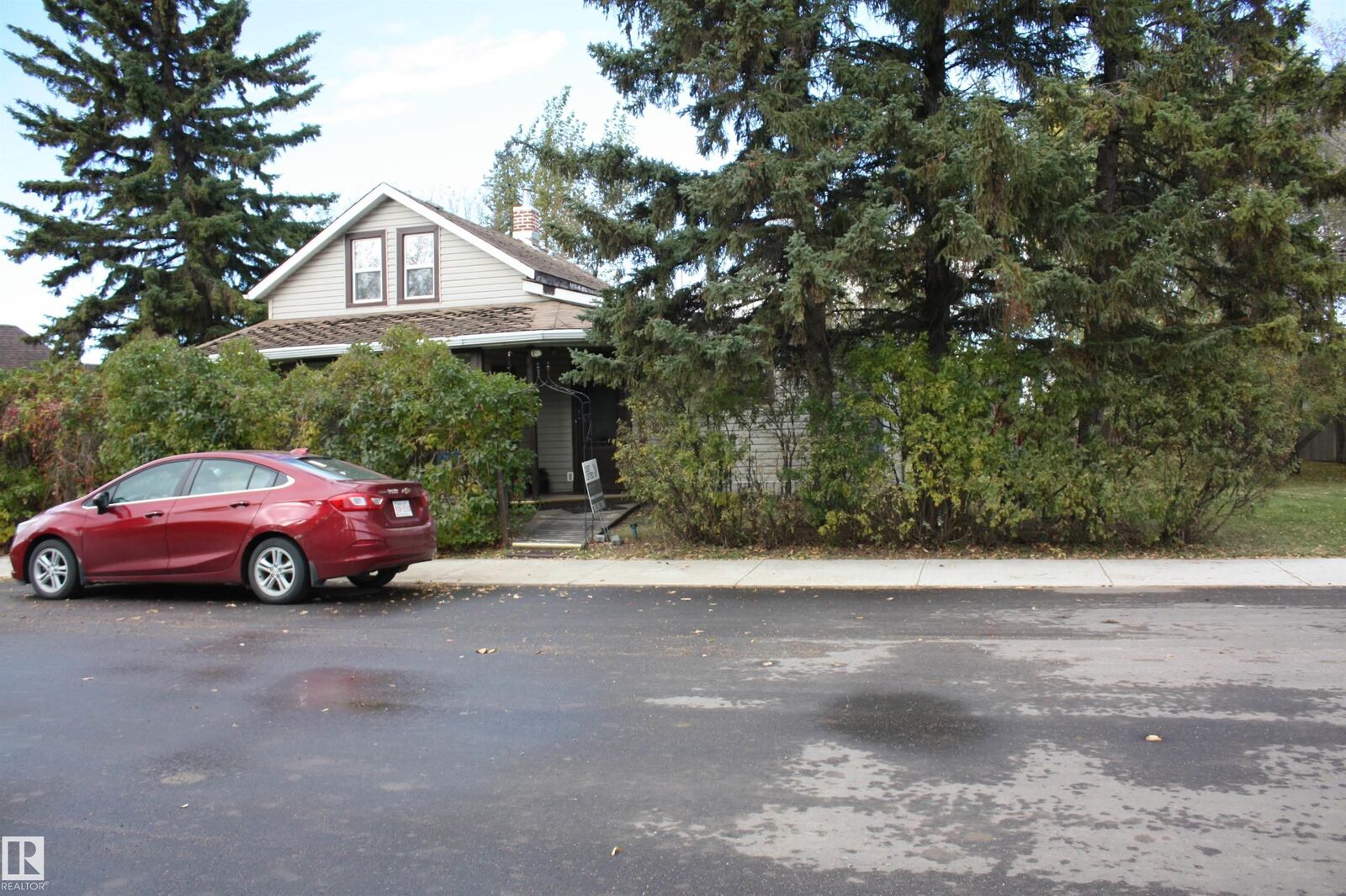 Property Photo:  5012 49 Ave  AB T0A 2V0 