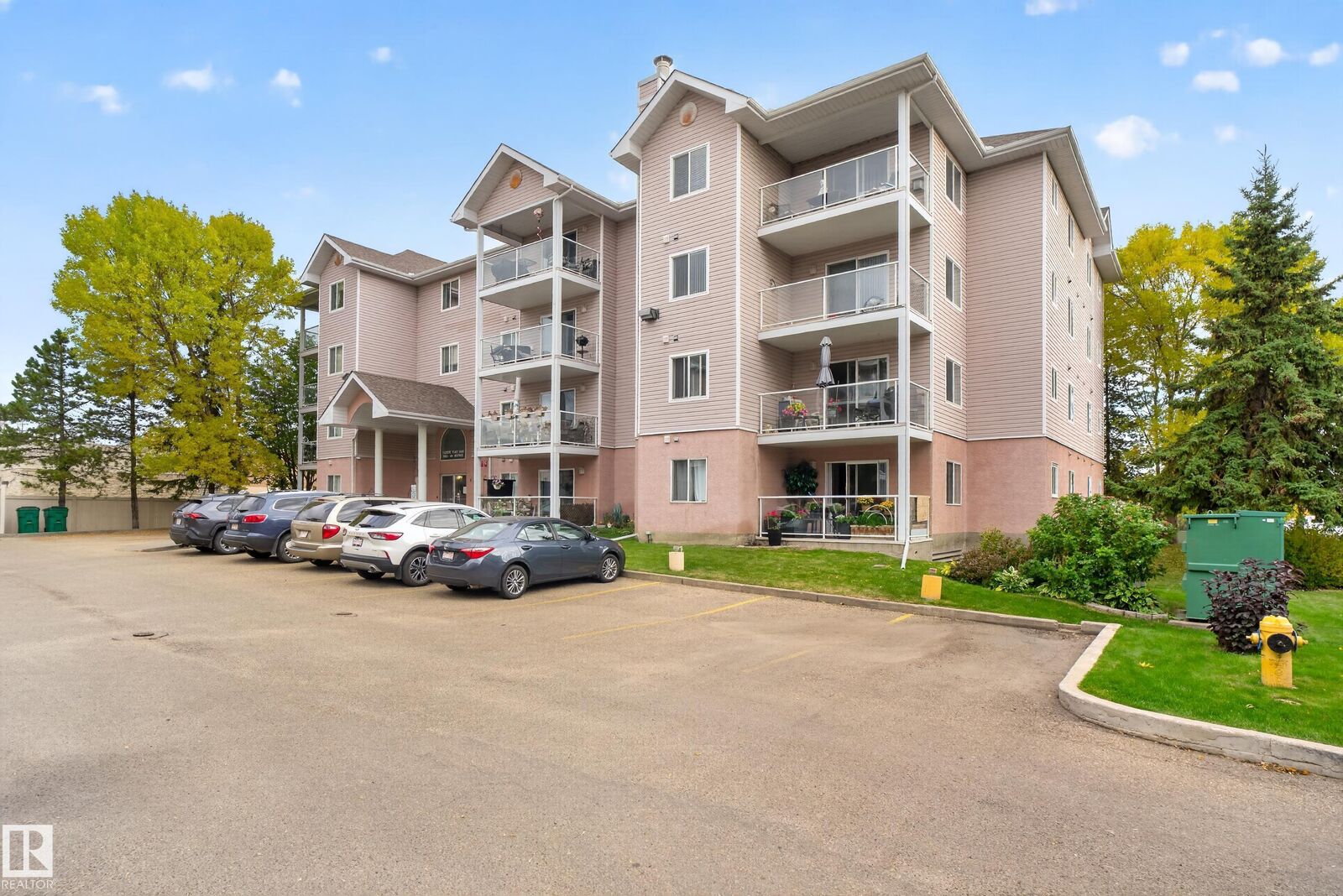 Property Photo:  5102 49 Avenue 104  AB T9E 8H1 