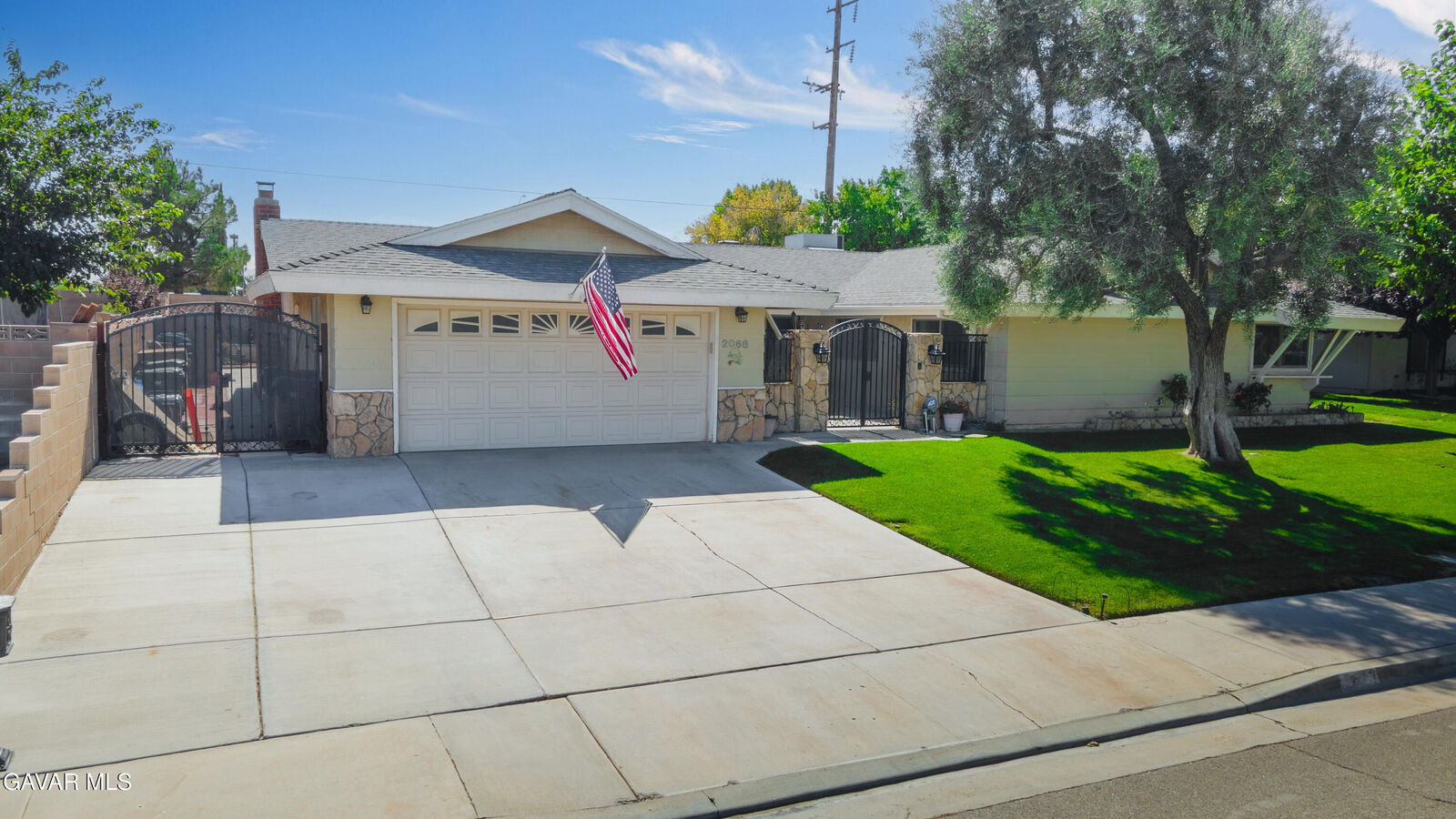 Property Photo:  2068 Spice  CA 93536 