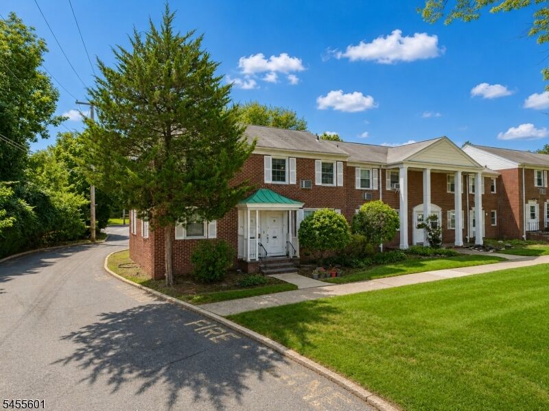 Property Photo:  445 Morris Ave 2A  NJ 07081 