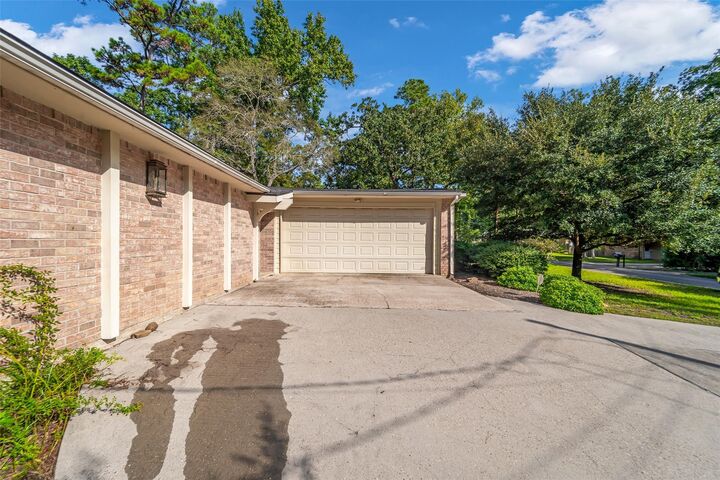 Property Photo:  95 Paradise Valley Drive  TX 77304 