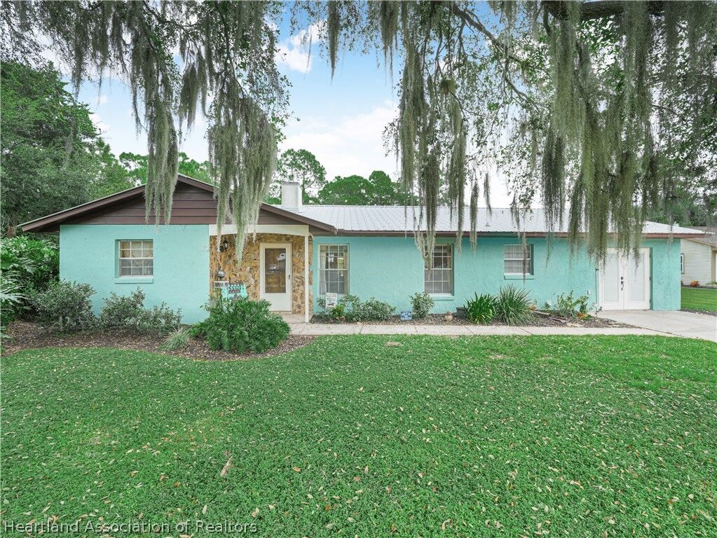 Property Photo:  5112 Kay Lane  FL 33875 