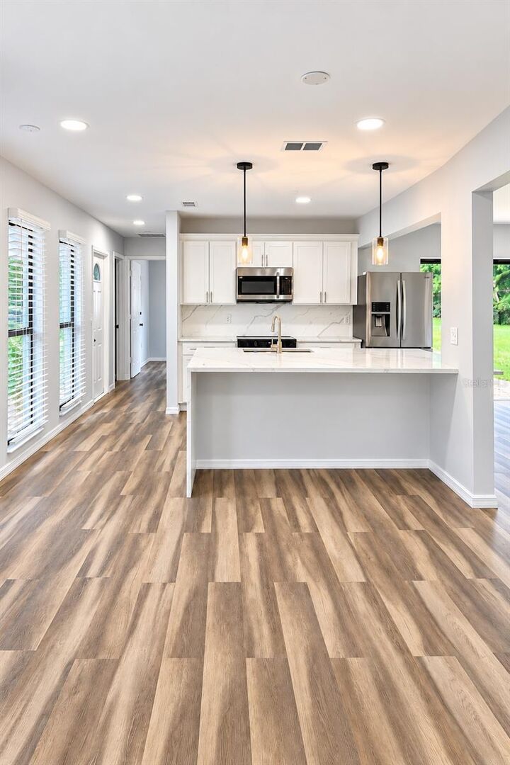 Property Photo:  1023 Deer Run  FL 34293 