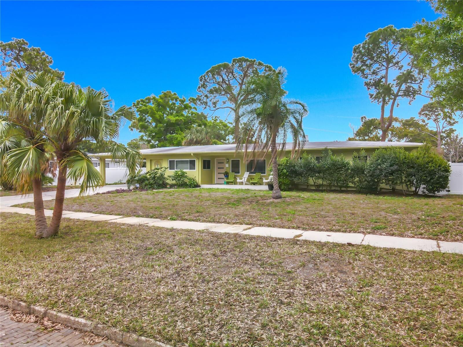 Property Photo: 6170 7th Avenue N FL 33710