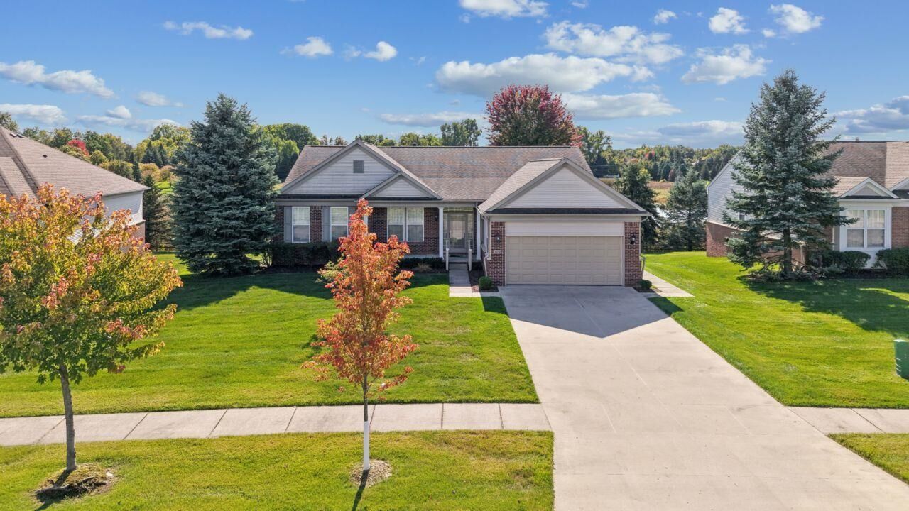 Property Photo:  6272 Muirfield Drive  MI 48439 