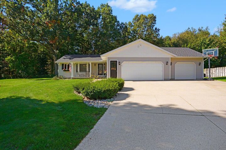 Property Photo: 14314 Sunview Drive MI 49424