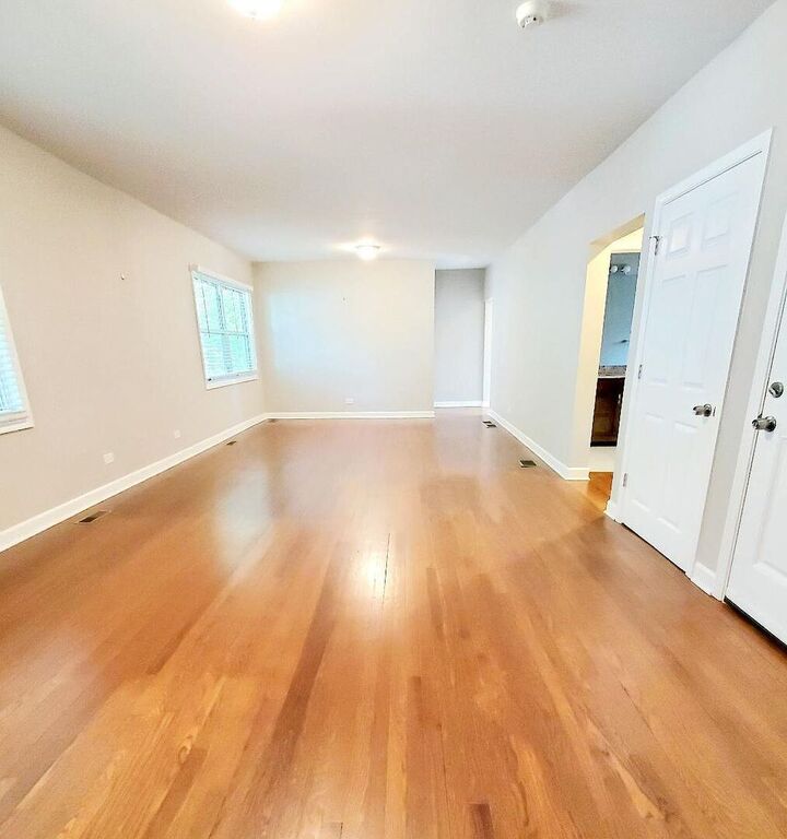 Property Photo: 628 Onwentsia Avenue 1 IL 60035