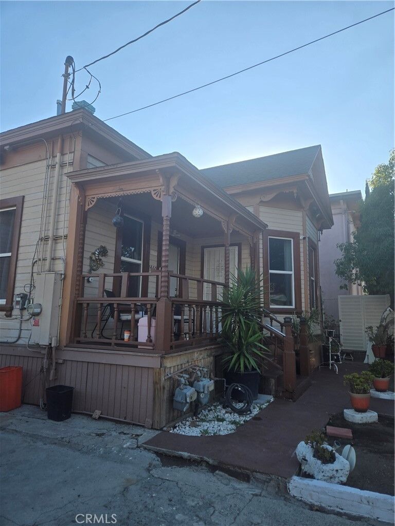 Property Photo:  1460 W 23rd  CA 90007 
