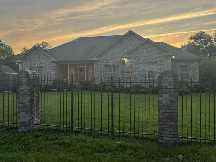 Property Photo: 1719 River Dr TN 37218