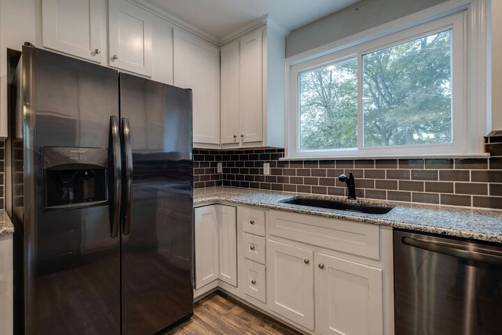Property Photo:  904 Bentley Cir  TN 37066 