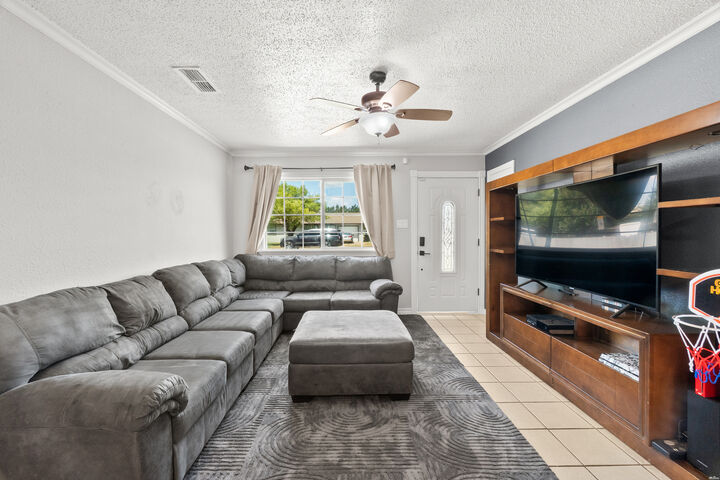 Property Photo:  809 Lamar St  NM 88135 