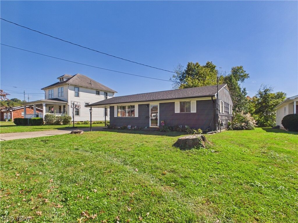 Property Photo:  130 E 5th Street  WV 26187 