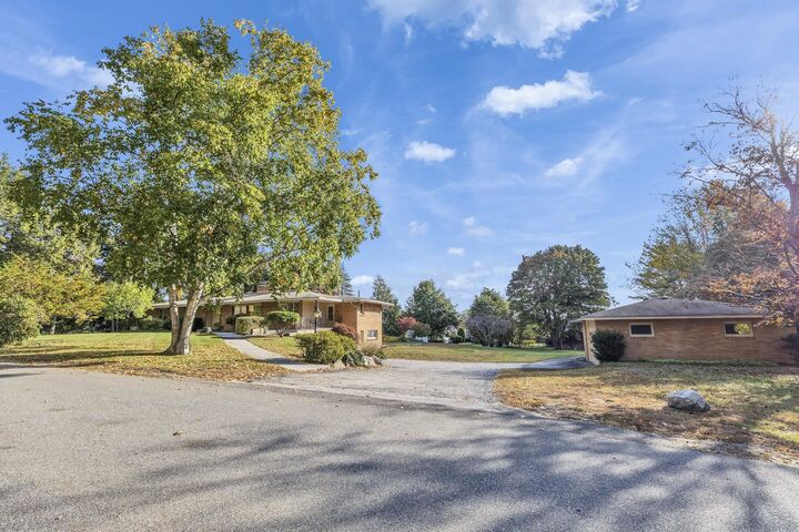 Property Photo: 161 Lakeview Lane NH 03104