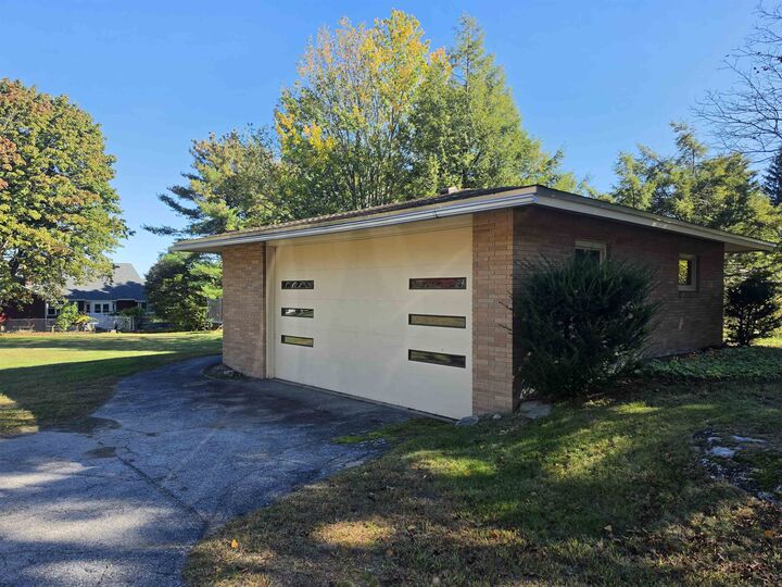 Property Photo: 161 Lakeview Lane NH 03104