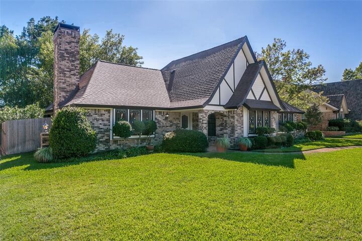 Property Photo: 2449 Stonegate Drive N TX 76021