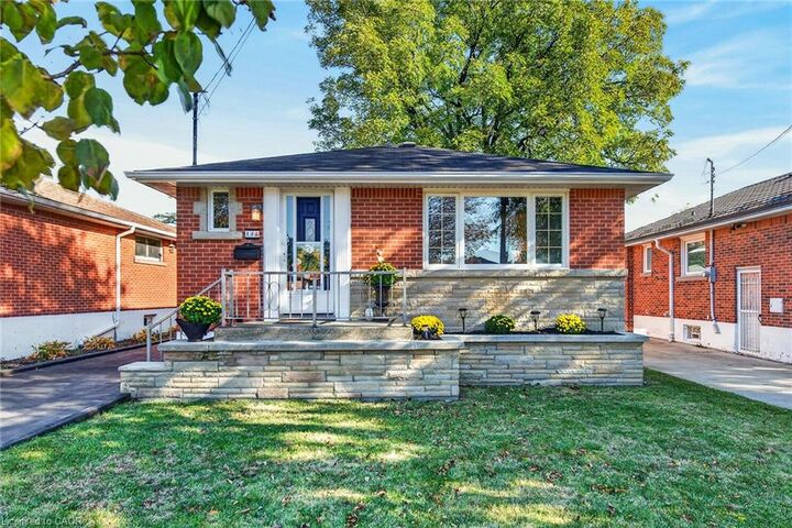 Property Photo:  19 Welbourn Drive  ON L9A 3N1 