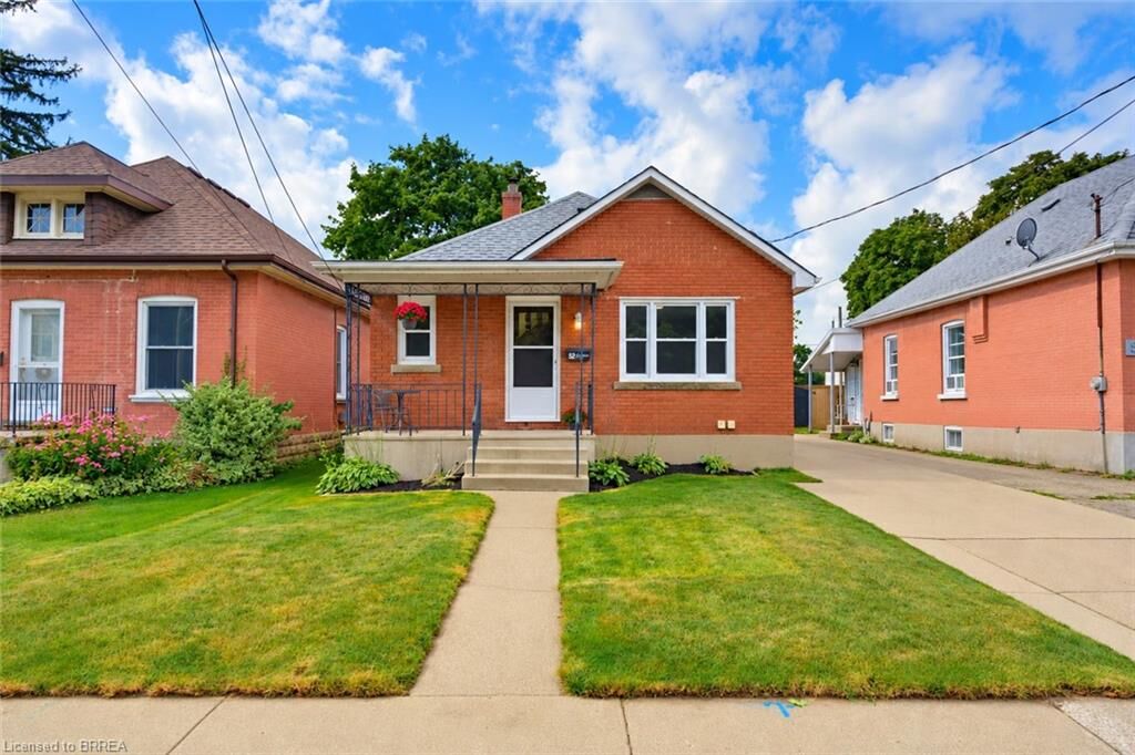 Property Photo:  52 Burwell Street  ON N3T 4T7 