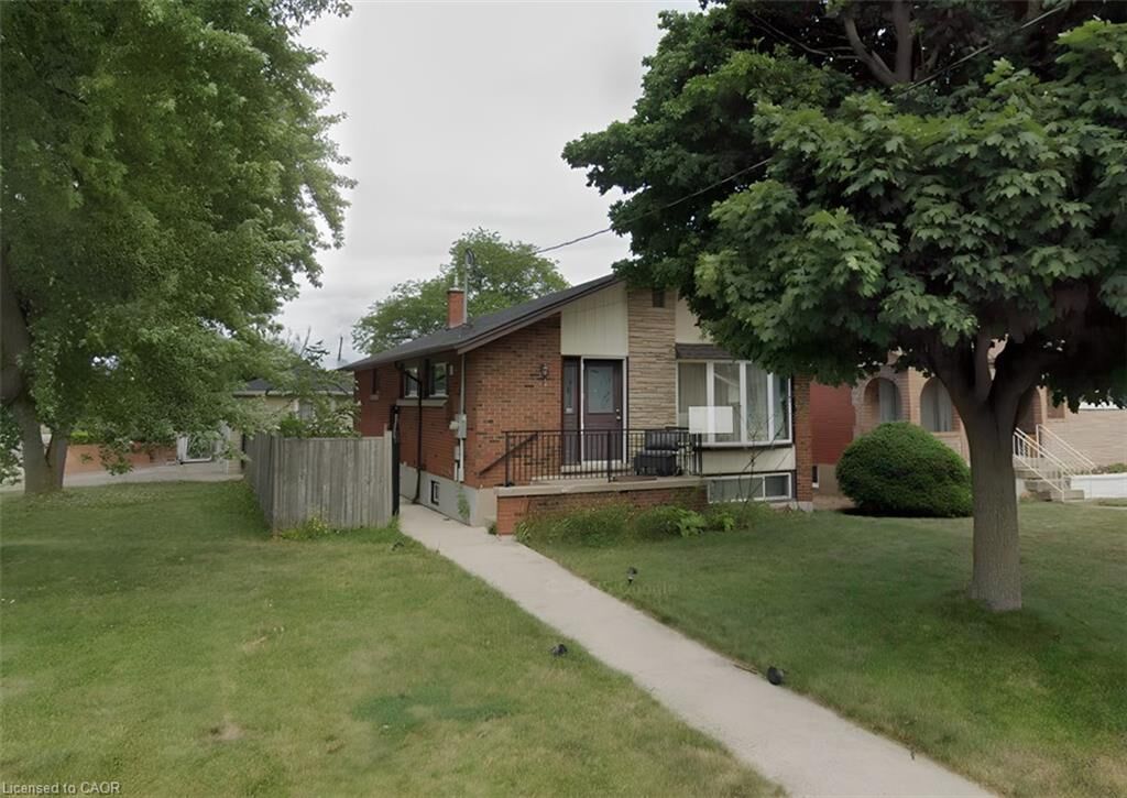 Property Photo:  1 Burfield Avenue 2 Lower  ON L8T 2J8 