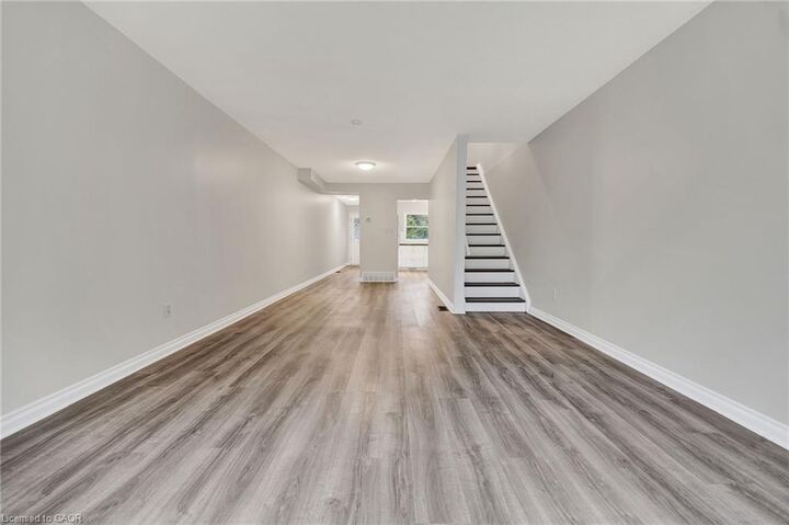 Property Photo:  655 Albert Street C  ON N2L 3V5 