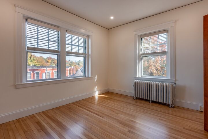 Property Photo:  2 Claflin Rd 6  MA 02445 
