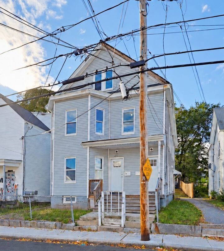 Property Photo:  161 Smith St  MA 01851 