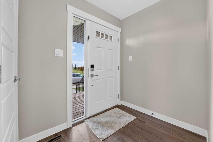 Property Photo:  285 Coalbanks Boulevard W  AB T1J 4V4 