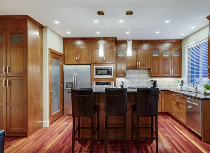 Property Photo:  3101 4A Street NW  AB T2M 3B5 