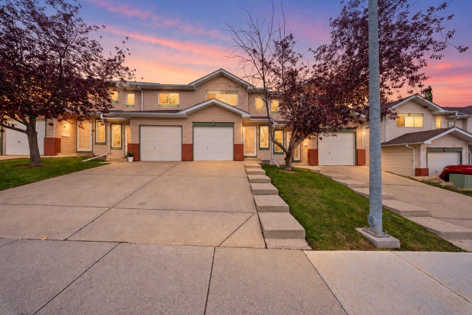 Property Photo:  13 Country Hills Rise NW  AB T3K 4S7 