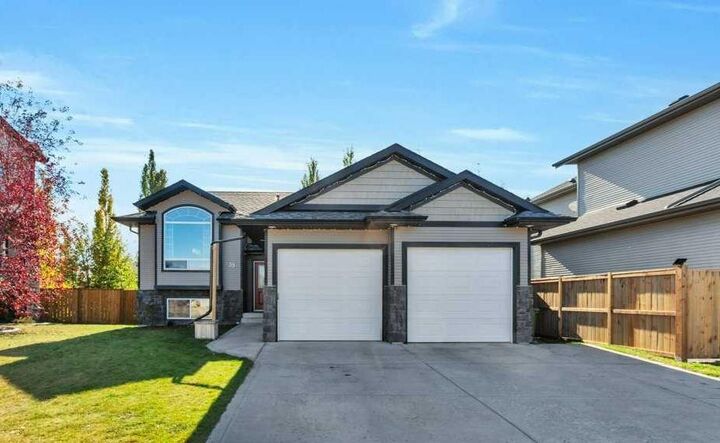 Property Photo:  39 Varty Close  AB T4R 0G1 