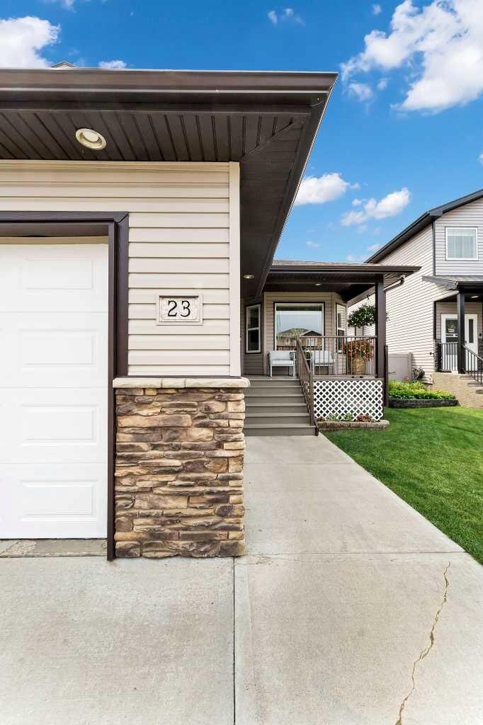 Property Photo: 23 Somerset Place SE AB T1B 0G9