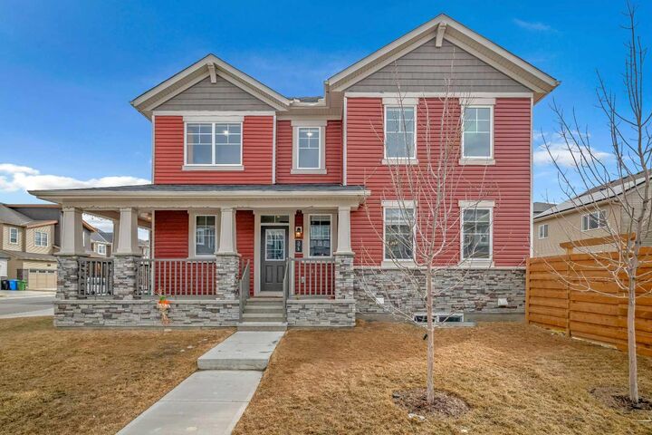 Property Photo:  271 Carringham Road NW  AB T3P 1V4 