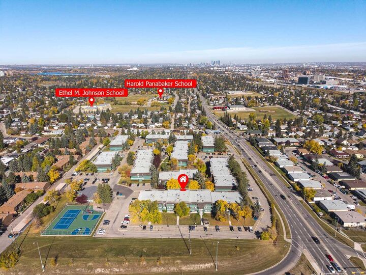 Property Photo:  315 Southampton Drive SW 1207  AB T2W 2T6 