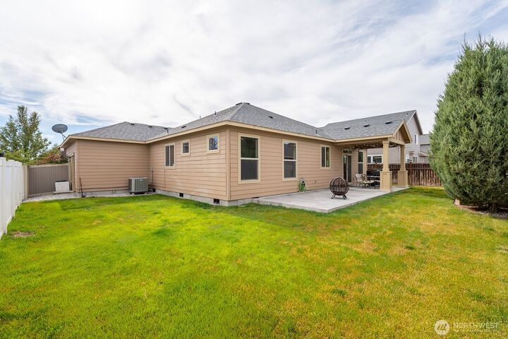 Property Photo: 4708 W Warbler Street WA 98837