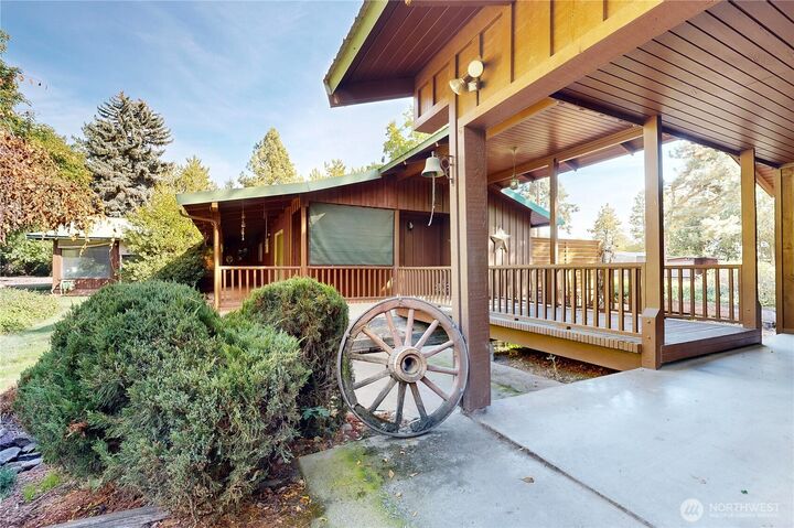 Property Photo:  1240 SE 12th Street  WA 99324 