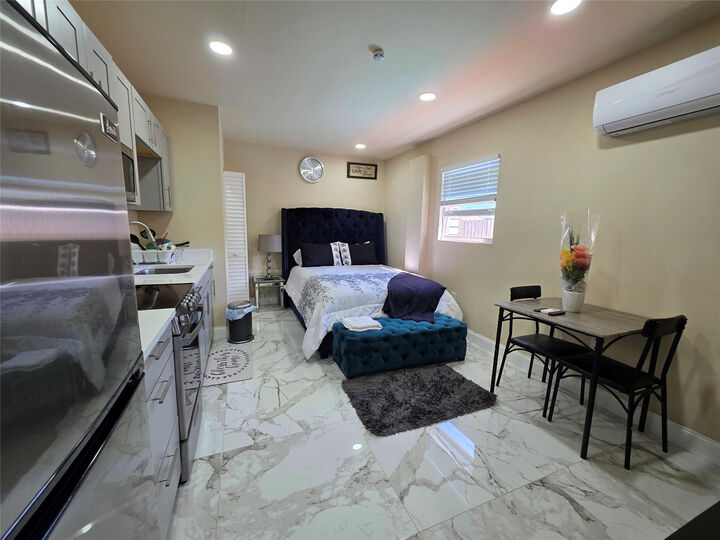 Property Photo:  2310 NW 60th Terrace  FL 33313 