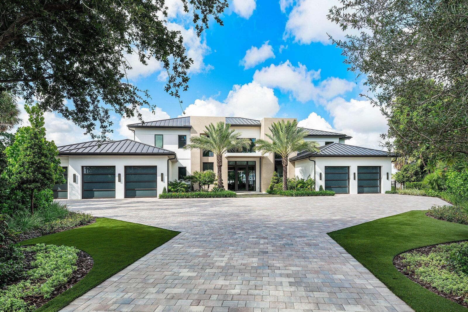 Property Photo: 2961 NE 27th Avenue FL 33064