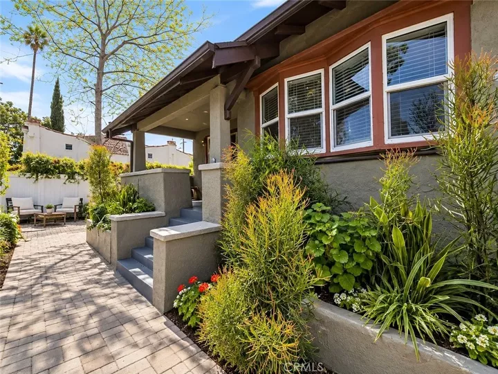 Property Photo:  1411 Mohawk  CA 90026 