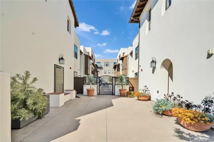 Property Photo: 820 Mission CA 91030