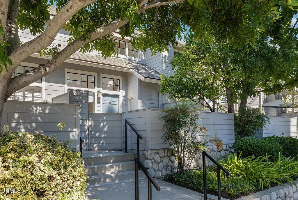 Property Photo:  249 Alpine Street 39  CA 91106 