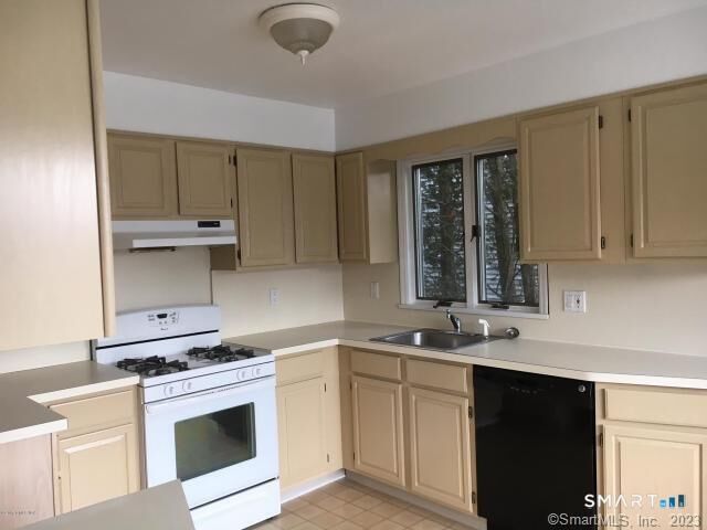 Property Photo:  32 Decatur Street 2  CT 06807 