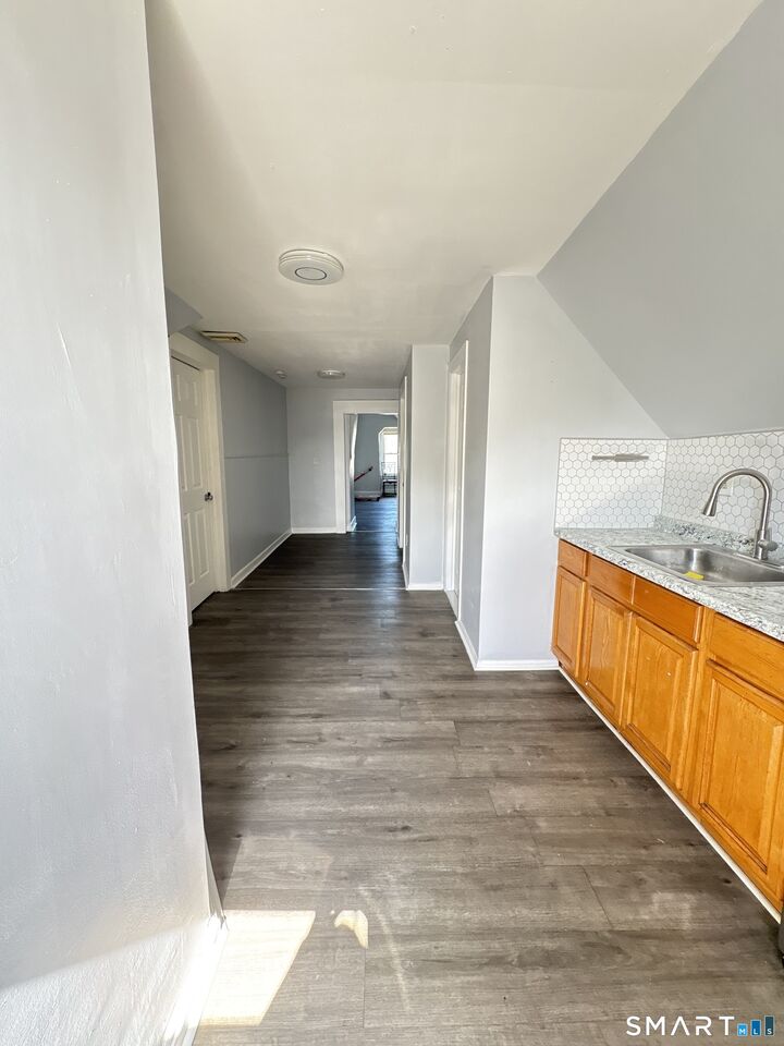 Property Photo: 378 Maple Street 3 CT 06608