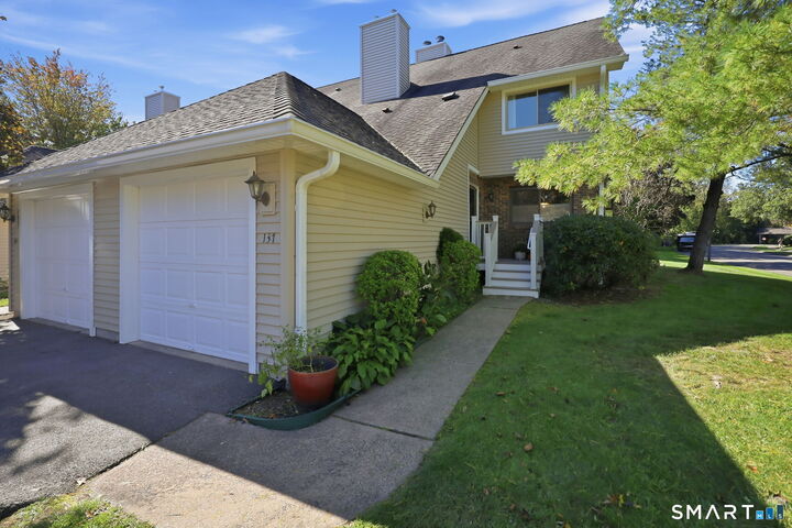 Property Photo:  137 Foxboro Drive 137  CT 06111 