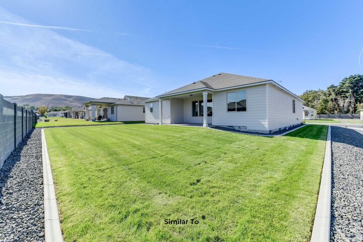 Property Photo: 1425 N High Desert Dr WA 99006