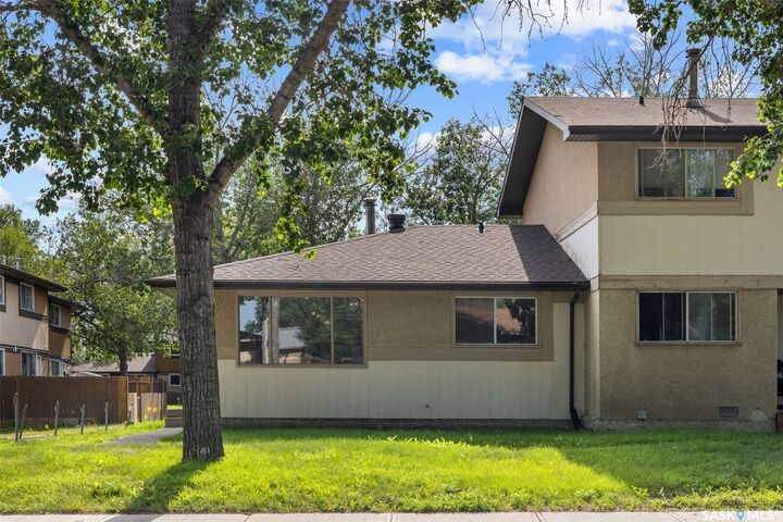 Property Photo:  1342 Brown Street  SK S4N 5M3 