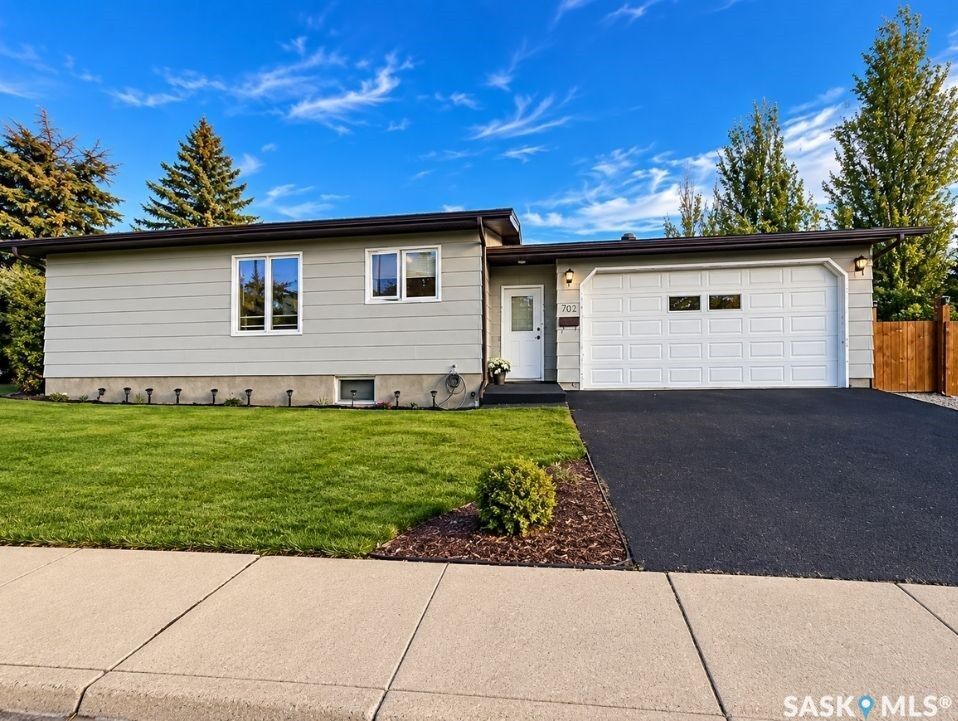 Property Photo:  302 Cowie Crescent  SK S9H 4W7 