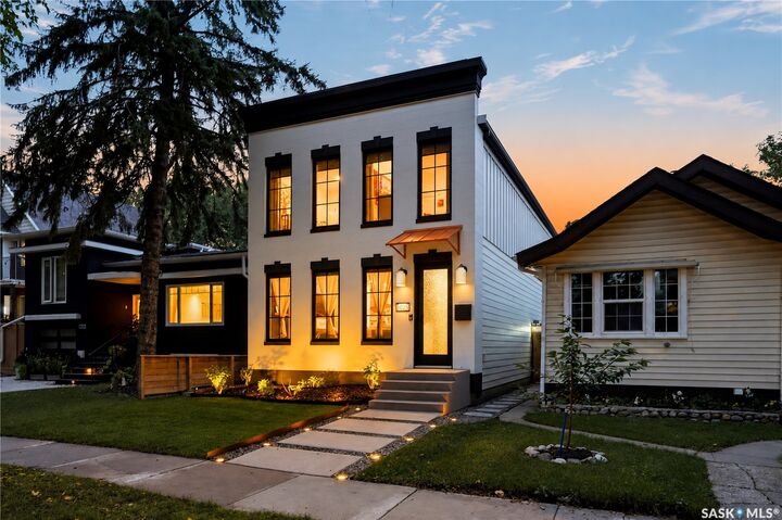 Property Photo:  1029 Colony Street  SK S7N 0S3 