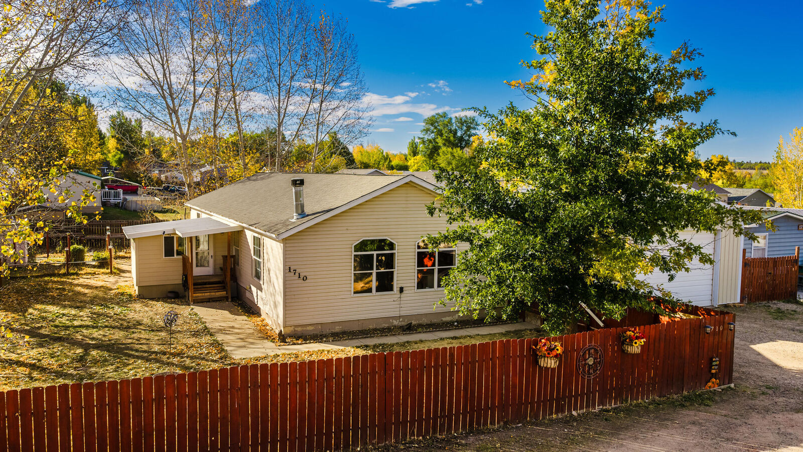 Property Photo:  1710 Holmes Avenue  WY 82801 